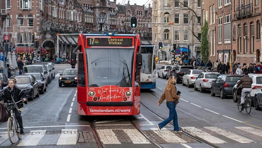 GVB Tram 17 (with Eindejaarscampagne "wish for Amsterdam" stylingi in Raadhuisstraat.