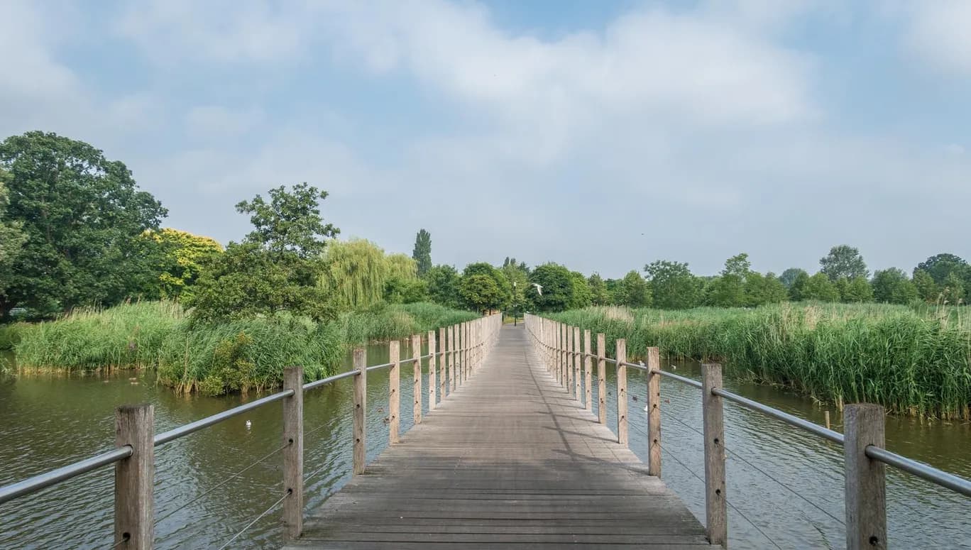 Watergraafsmeer Park Frankendael bridge