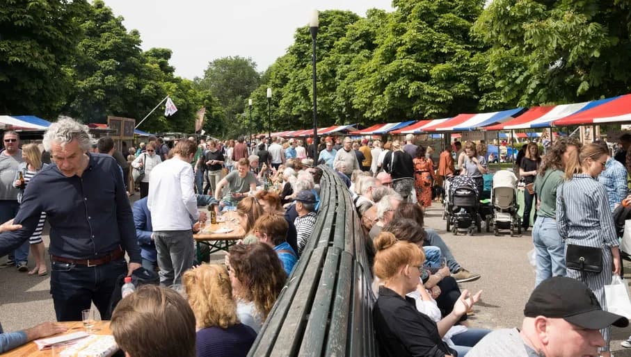 Pure Markt market stalls