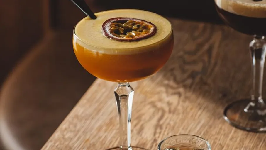 Arie restaurant-café drink display