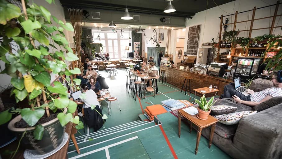 MidWest Kantine interior