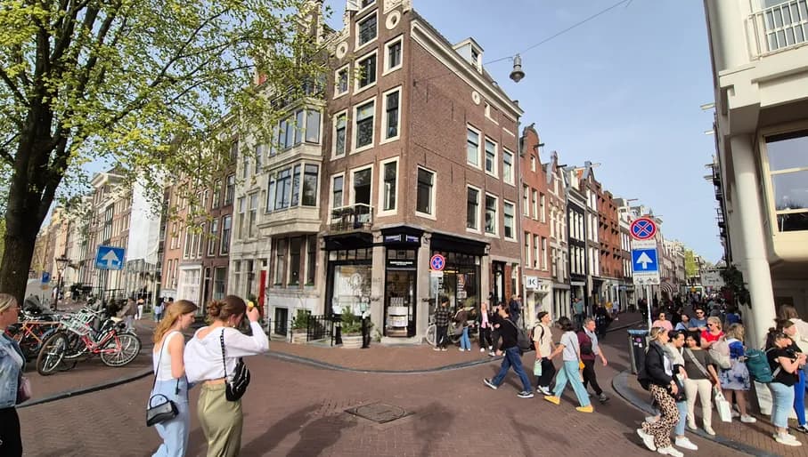 Exterior of Marie-Stella-Maris beauty store