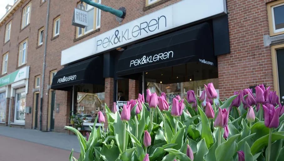 Shop Pek & Kleren in Amsterdam Noord during Tulp Festival 2021.