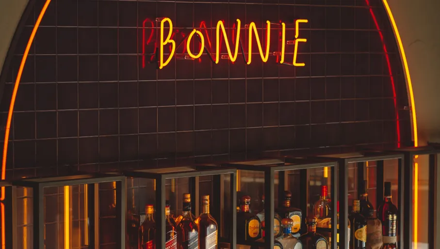 Bonnie café-bar interior