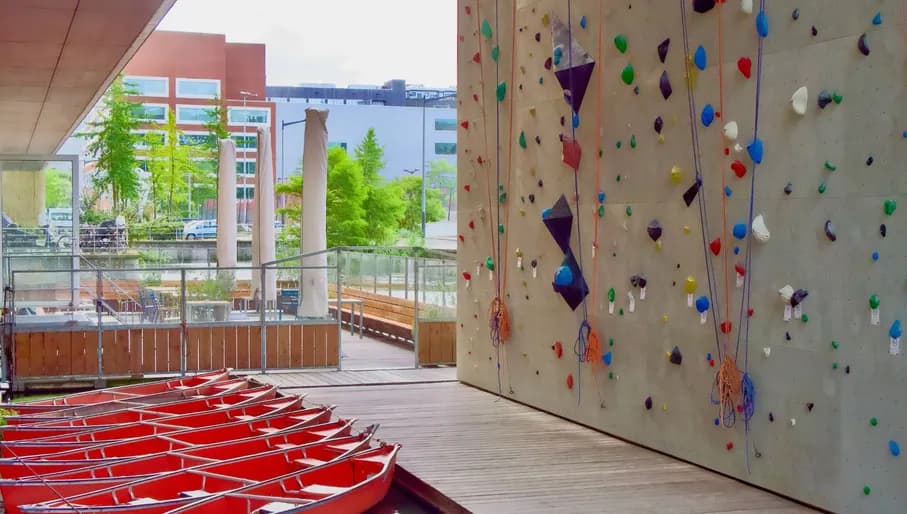 The outside wall of climbing hall Mountain Network.