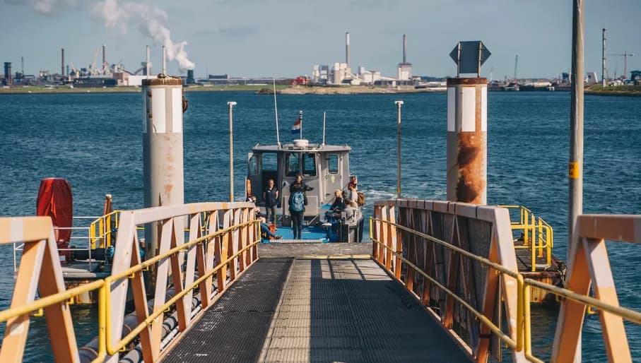 Ijmuiden docking bridge