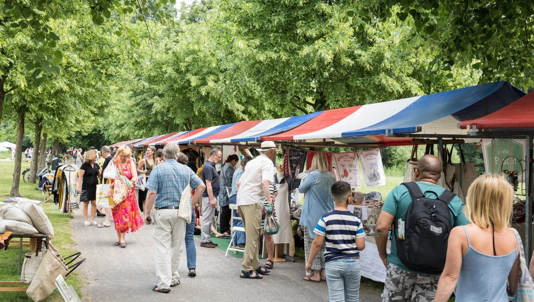 Pure Markt market stalls