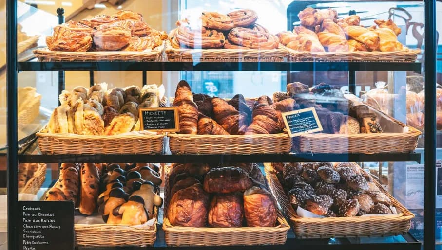 Le Fournil de Sebastien interior and product display