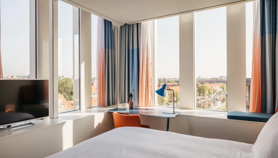 Hotel Casa Amsterdam hotel room.