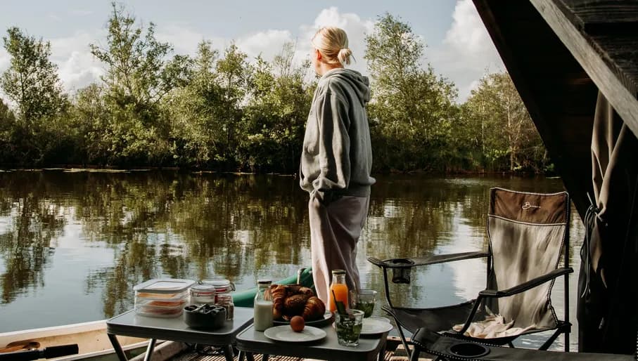 Floating lodges, accommodation in Uitermeer