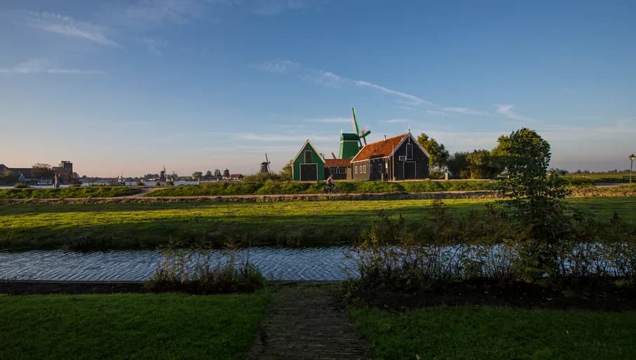 Zaanse Huis and winmills at Zaanse Schans