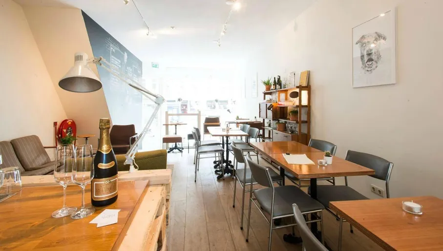 Main room of Wijnbar Paulus in De Pijp